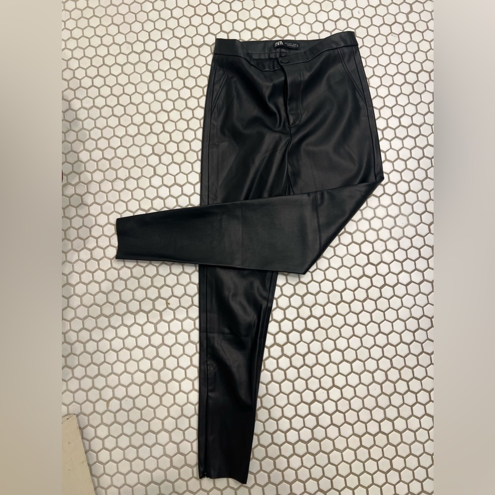 (SOLD) Zara black faux leather skinny pants